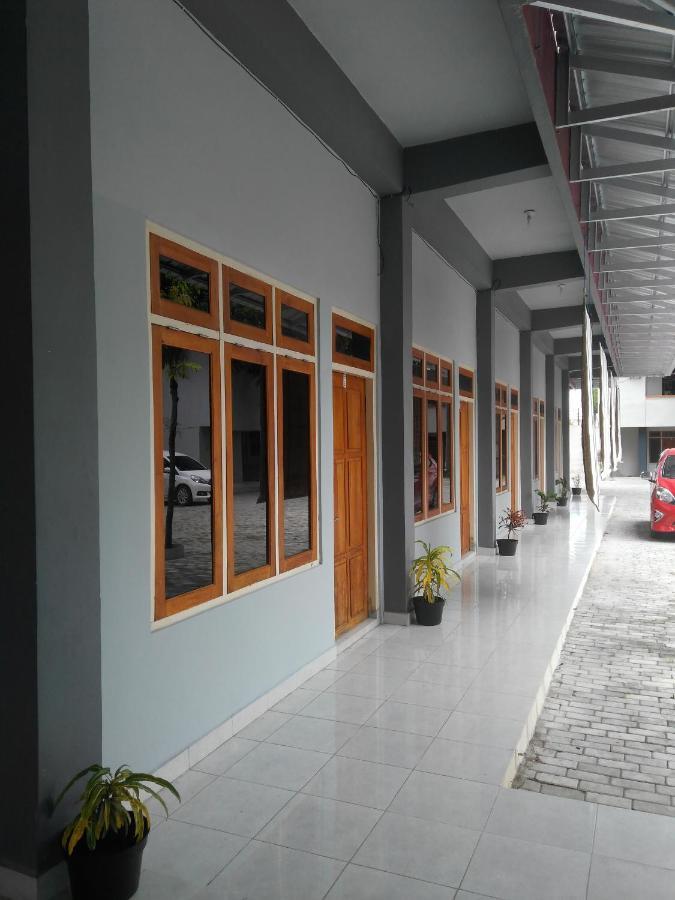 Pondok Wisata Dan Restoran Elim Waingapu Eksteriør bilde