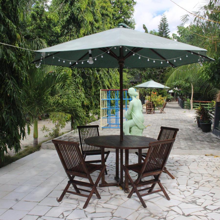 Pondok Wisata Dan Restoran Elim Waingapu Eksteriør bilde