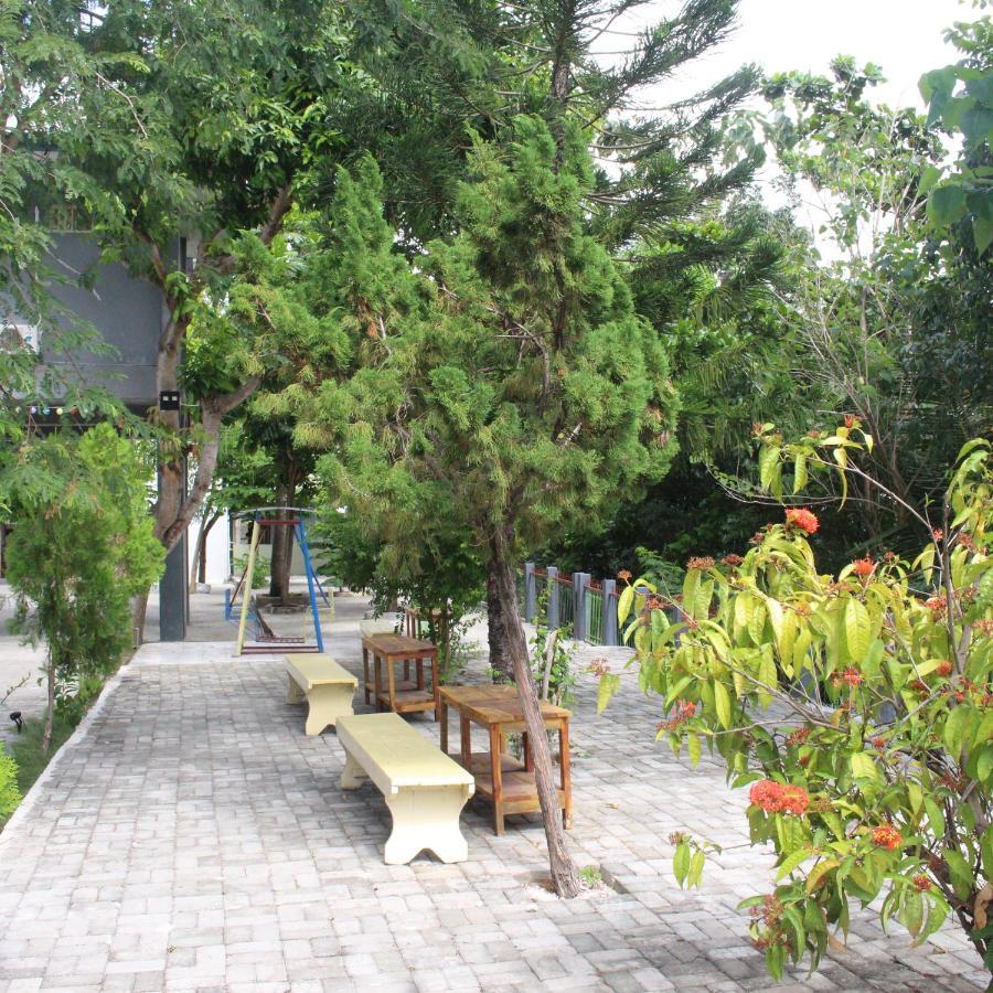 Pondok Wisata Dan Restoran Elim Waingapu Eksteriør bilde